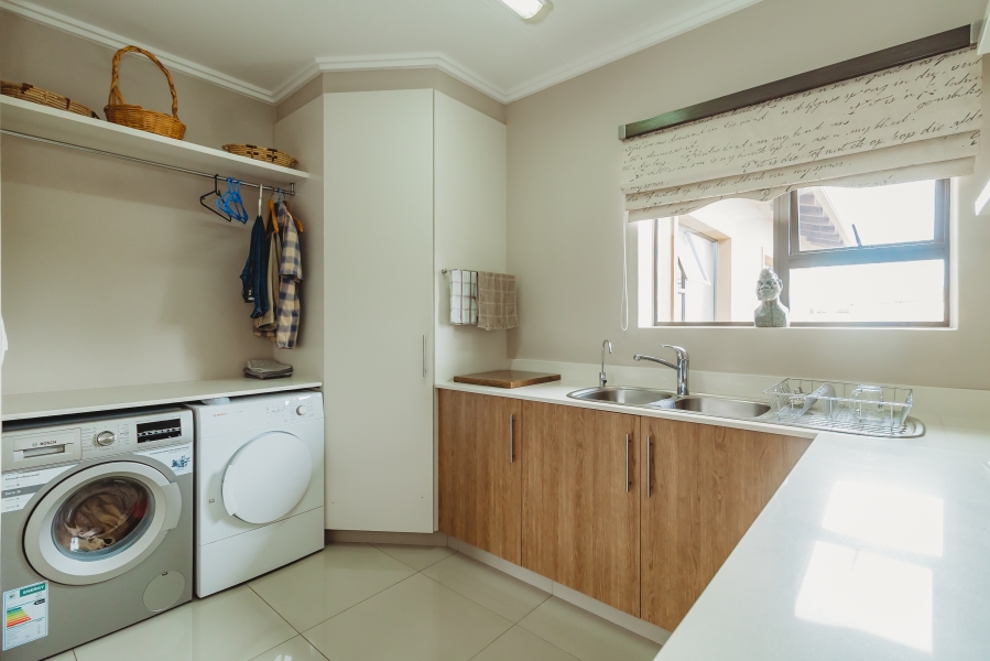4 Bedroom Property for Sale in Earls Court Lifestyle Estate Western Cape